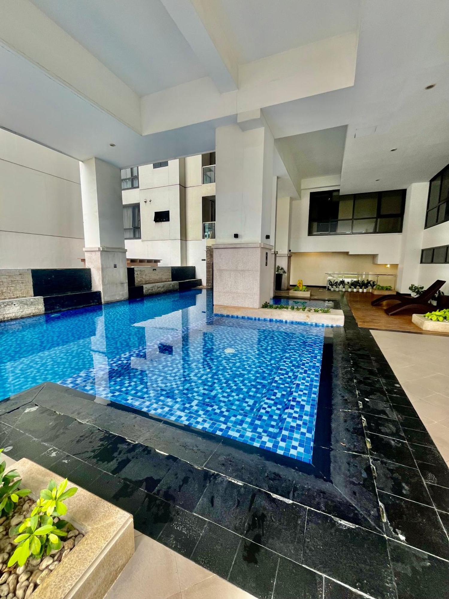 Greenbelt Hamilton Tower 1 Legazpi 马卡蒂 外观 照片