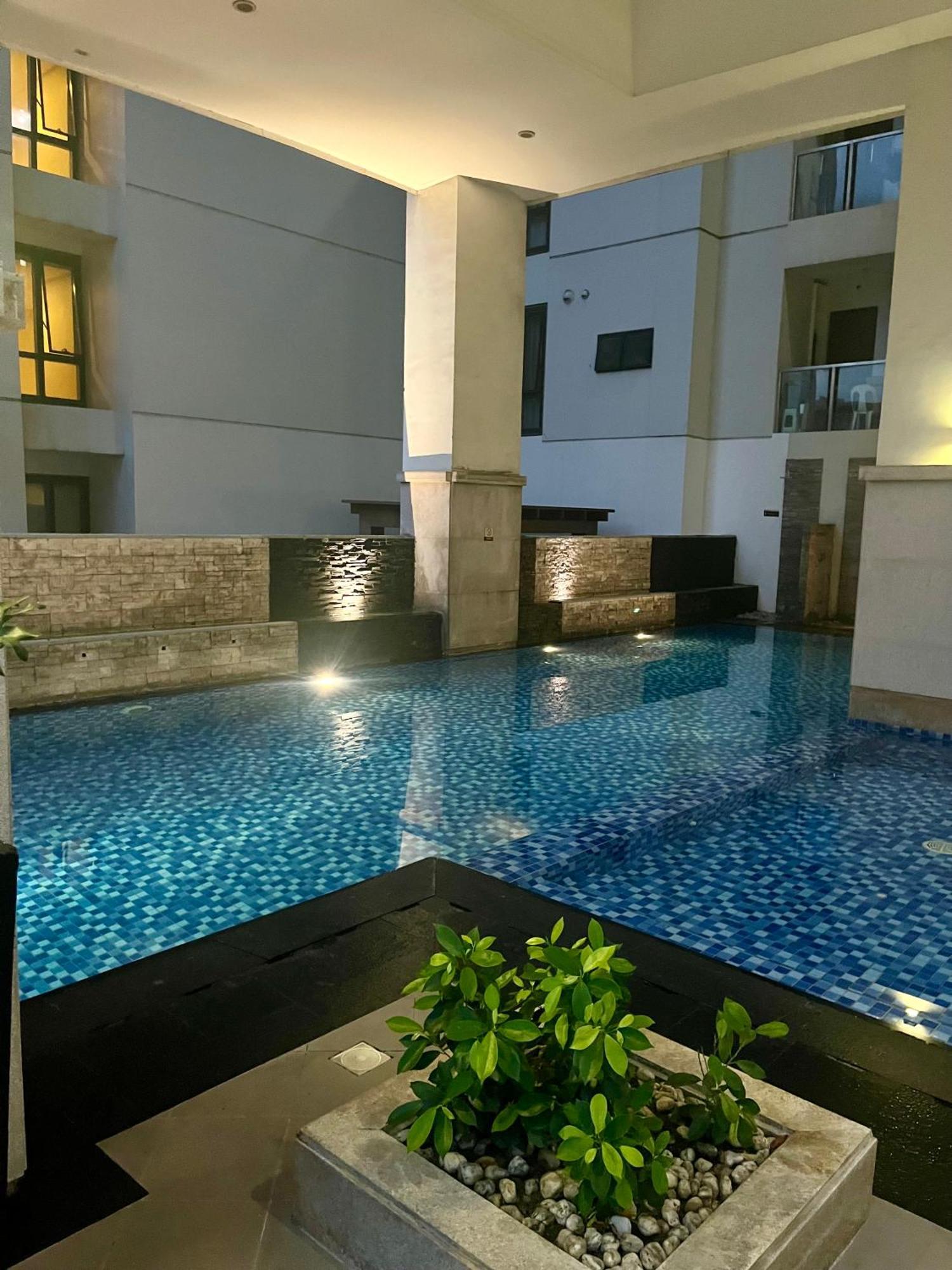 Greenbelt Hamilton Tower 1 Legazpi 马卡蒂 外观 照片