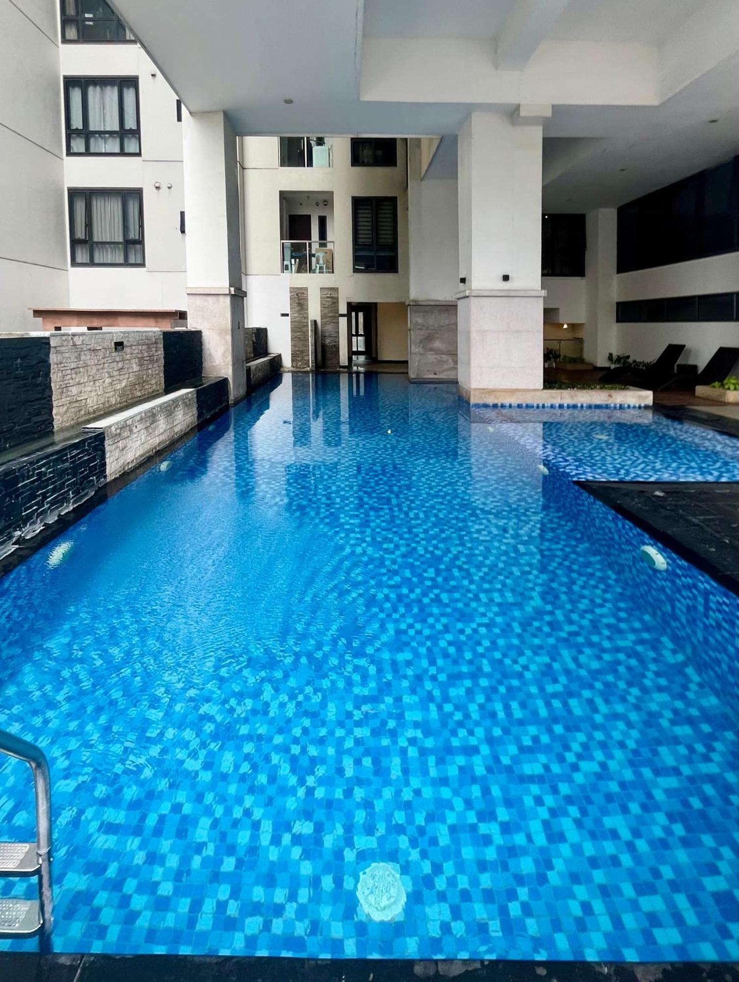 Greenbelt Hamilton Tower 1 Legazpi 马卡蒂 外观 照片